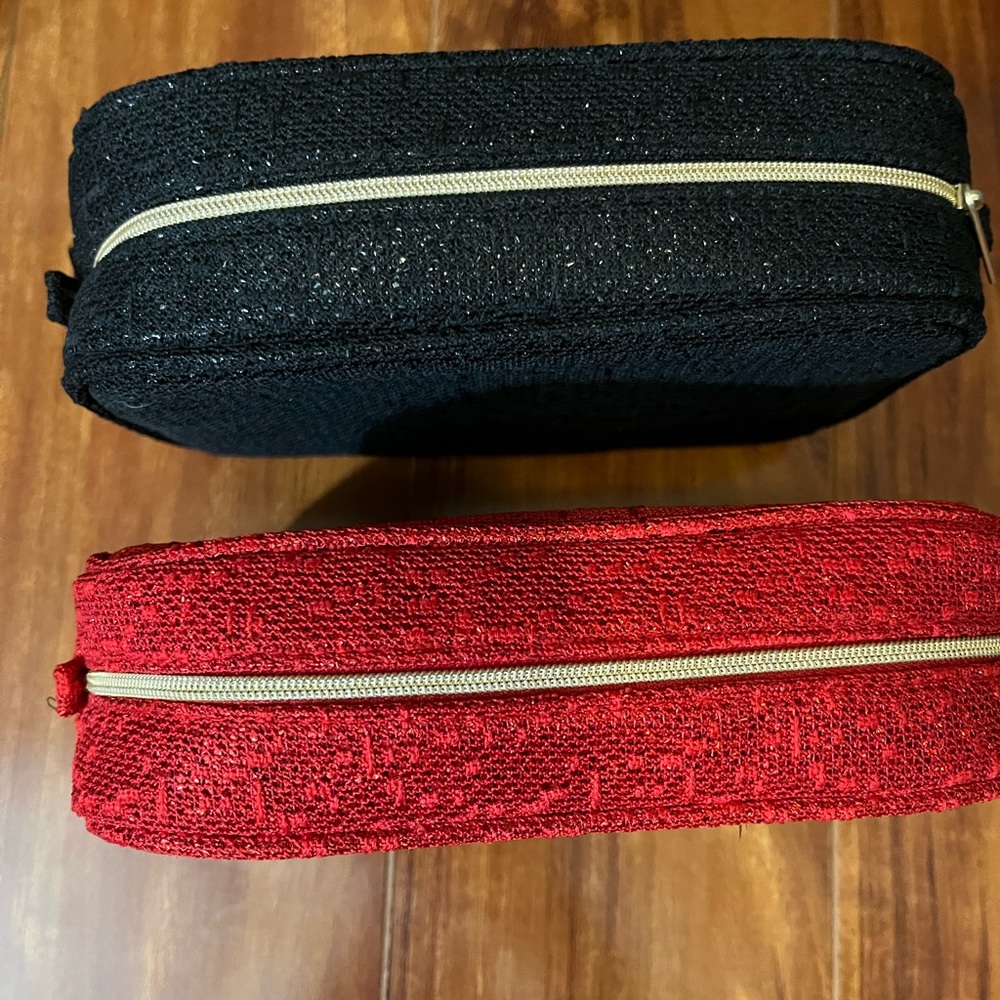 CHANEL BEAUTY CHRISTMAS MAKEUP POUCHES - Picture 2 of 2